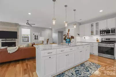 621 Campus Street, Charlotte, NC 28216 - Photo 6