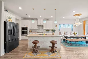 13022 Kenworth Rd, Charlotte, NC 28278 - Photo 2