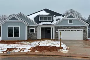 3015 Five Crk Rd, Charlotte, NC 28213 - Photo 1