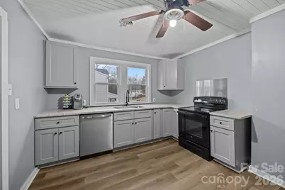 713 Second Street Place SW, Conover, NC 28613 - Photo 22