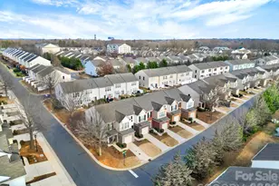 2403 Diplomat Ln, Charlotte, NC 28210 - Photo 4