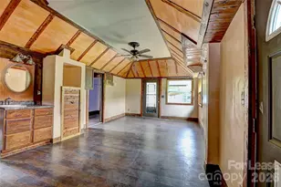 3601 Kidd Ln, Charlotte, NC 28216 - Photo 10