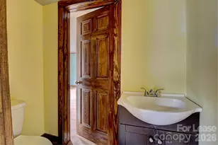 3601 Kidd Ln, Charlotte, NC 28216 - Photo 16