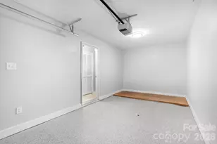 320 W 10th St, Charlotte, NC 28202 - Photo 24