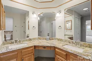 605 Red Oak Dr, Hendersonville, NC 28791 - Photo 26