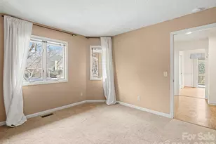 605 Red Oak Dr, Hendersonville, NC 28791 - Photo 30
