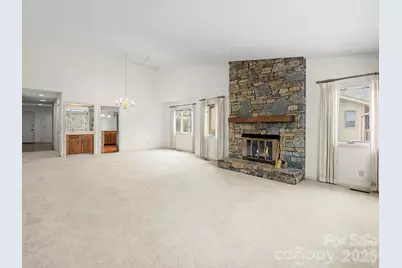 605 Red Oak Drive, Hendersonville, NC 28791 - Photo 16