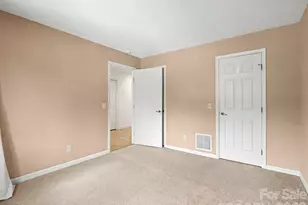 605 Red Oak Dr, Hendersonville, NC 28791 - Photo 32