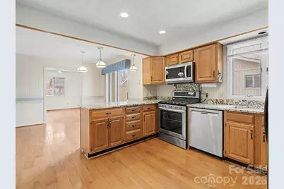 605 Red Oak Drive, Hendersonville, NC 28791 - Photo 8