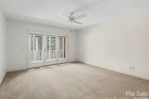 605 Red Oak Dr, Hendersonville, NC 28791 - Photo 22