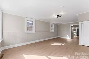 234 S Ervin Ave, Newton, NC 28658 - Photo 6