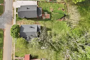 234 S Ervin Ave, Newton, NC 28658 - Photo 32