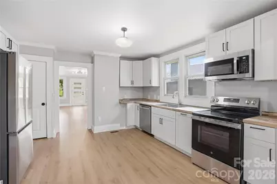 234 S Ervin Avenue, Newton, NC 28658 - Photo 8