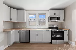 234 S Ervin Ave, Newton, NC 28658 - Photo 8