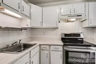 7992 Shady Oak Trail, Charlotte, NC 28210 - Photo 8