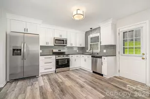 434 Stoneycreek Ln, Rock Hill, SC 29730 - Photo 2