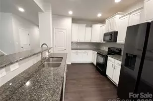 3605 Moorhen Dr, Charlotte, NC 28216 - Photo 2