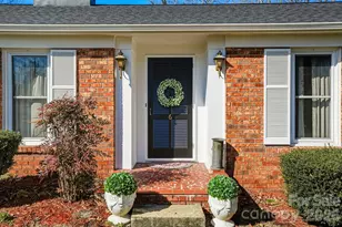 6 Crestwood Ln, Candler, NC 28715 - Photo 2