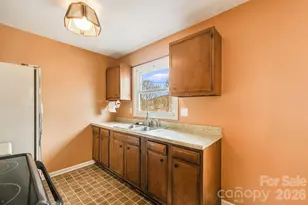 18 Compton Dr, Asheville, NC 28806 - Photo 12