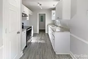 1657 Gresham Ct, Rock Hill, SC 29730 - Photo 2