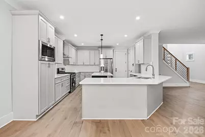 2305 Sanders Avenue, Charlotte, NC 28216 - Photo 2