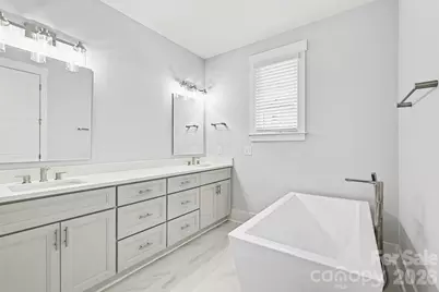 2305 Sanders Avenue, Charlotte, NC 28216 - Photo 10