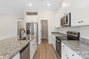 3626 Narrow Ln, Charlotte, NC 28215 - Photo 6