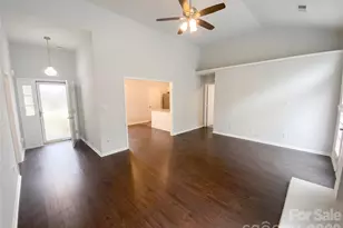 2326 Linda Lou Ct, Charlotte, NC 28213 - Photo 6