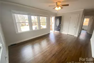 4121 Abbeydale Dr, Charlotte, NC 28205 - Photo 6