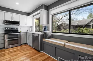 88 Laurelwood Cir W, Hendersonville, NC 28791 - Photo 4