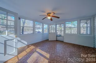 550 Saluda St, Hendersonville, NC 28791 - Photo 22