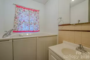 550 Saluda St, Hendersonville, NC 28791 - Photo 20