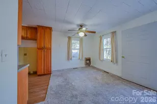 550 Saluda St, Hendersonville, NC 28791 - Photo 8