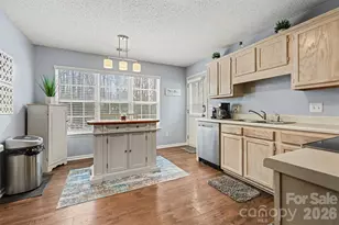 6323 Pine Hollow Dr, Charlotte, NC 28212 - Photo 12