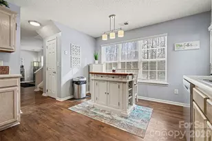 6323 Pine Hollow Dr, Charlotte, NC 28212 - Photo 8