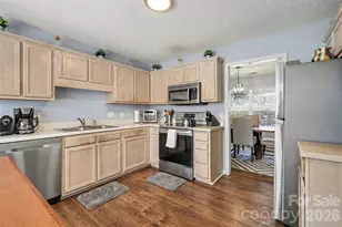 6323 Pine Hollow Dr, Charlotte, NC 28212 - Photo 10