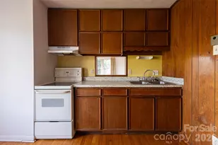 180 Lakewood Dr, Asheville, NC 28803 - Photo 32