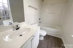 7136 Henderson Valley Ln, Charlotte, NC 28269 - Photo 14