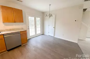 7136 Henderson Valley Ln, Charlotte, NC 28269 - Photo 8