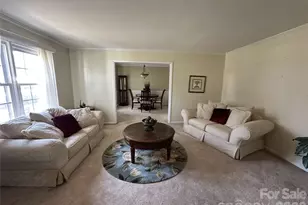 6120 Farm Pond Ln, Charlotte, NC 28212 - Photo 4