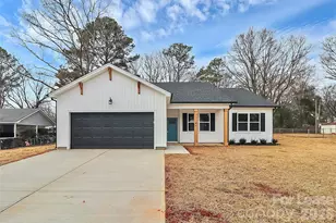 1110 Harvard St, Monroe, NC 28112 - Photo 2