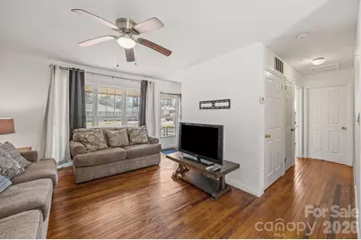 532 Blendwood Drive, Charlotte, NC 28215 - Photo 6