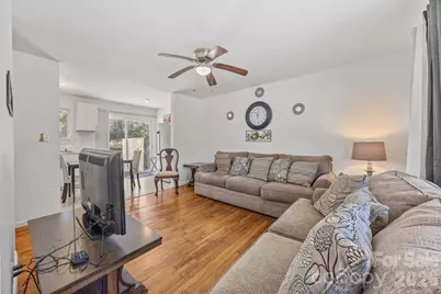 532 Blendwood Drive, Charlotte, NC 28215 - Photo 2