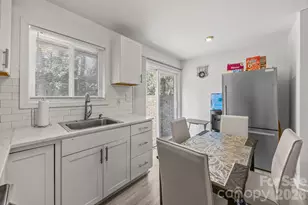 532 Blendwood Dr, Charlotte, NC 28215 - Photo 10