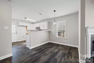 2010 Shady Pond Dr, Lake Wylie, SC 29710 - Photo 8