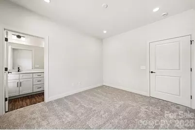 560 W Wilson Avenue, Mooresville, NC 28115 - Photo 16