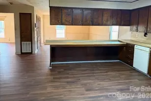 103 Pine St, Morganton, NC 28655 - Photo 2