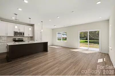 562 W Wilson Avenue, Mooresville, NC 28115 - Photo 2