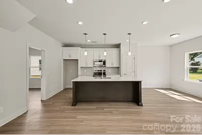 562 W Wilson Avenue, Mooresville, NC 28115 - Photo 6