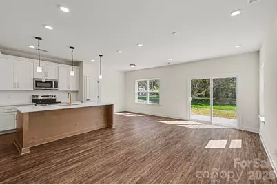 564 W Wilson Avenue, Mooresville, NC 28115 - Photo 2